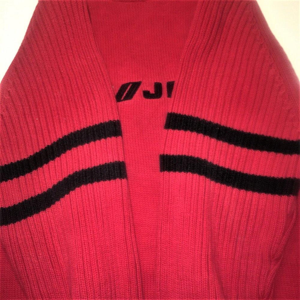 DKNY Jeans NYC Sweater !